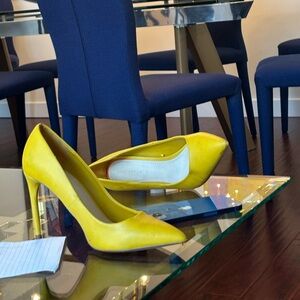 Zara yellow pump heels